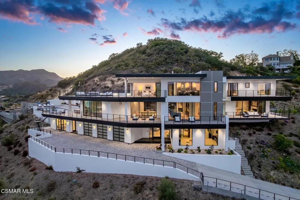461 Lake Sherwood Drive Westlake Village, CA 91361
