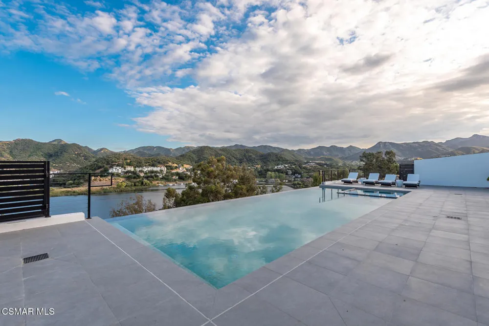 461 Lake Sherwood Drive Westlake Village, CA 91361
