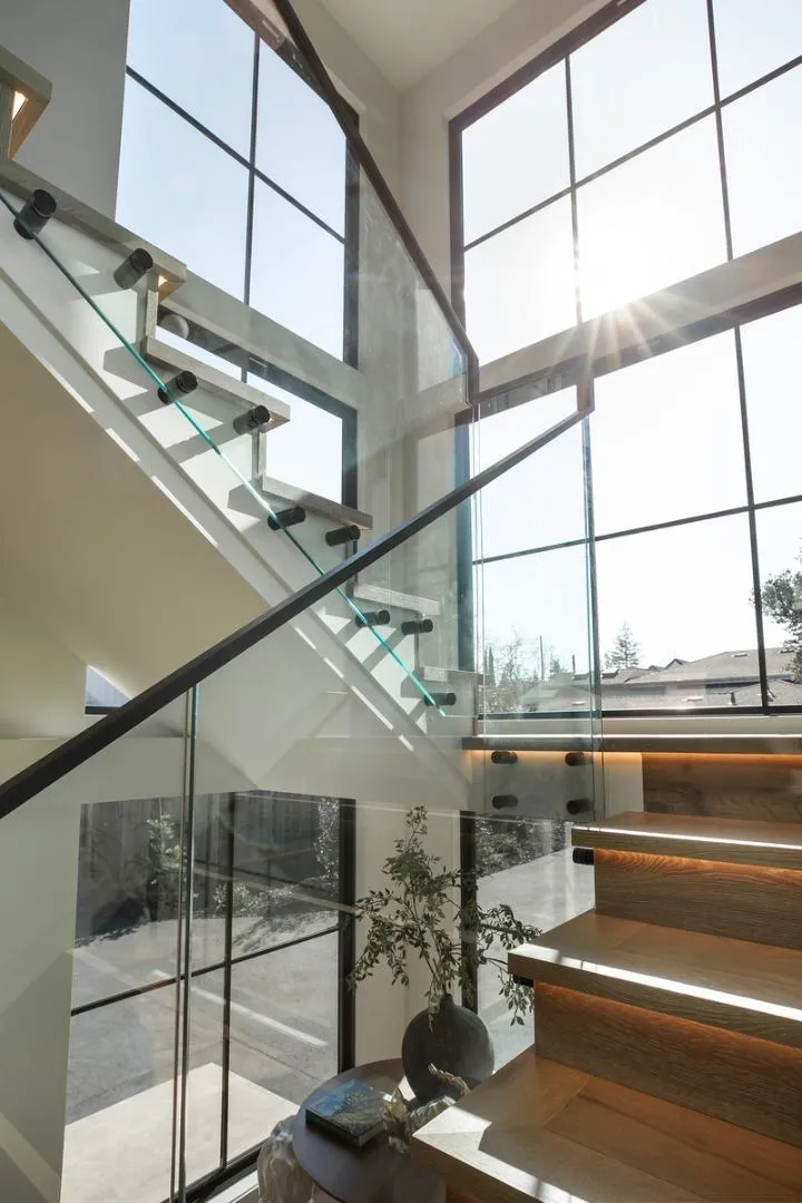 1866 Valparaiso Avenue Menlo Park, CA 94025