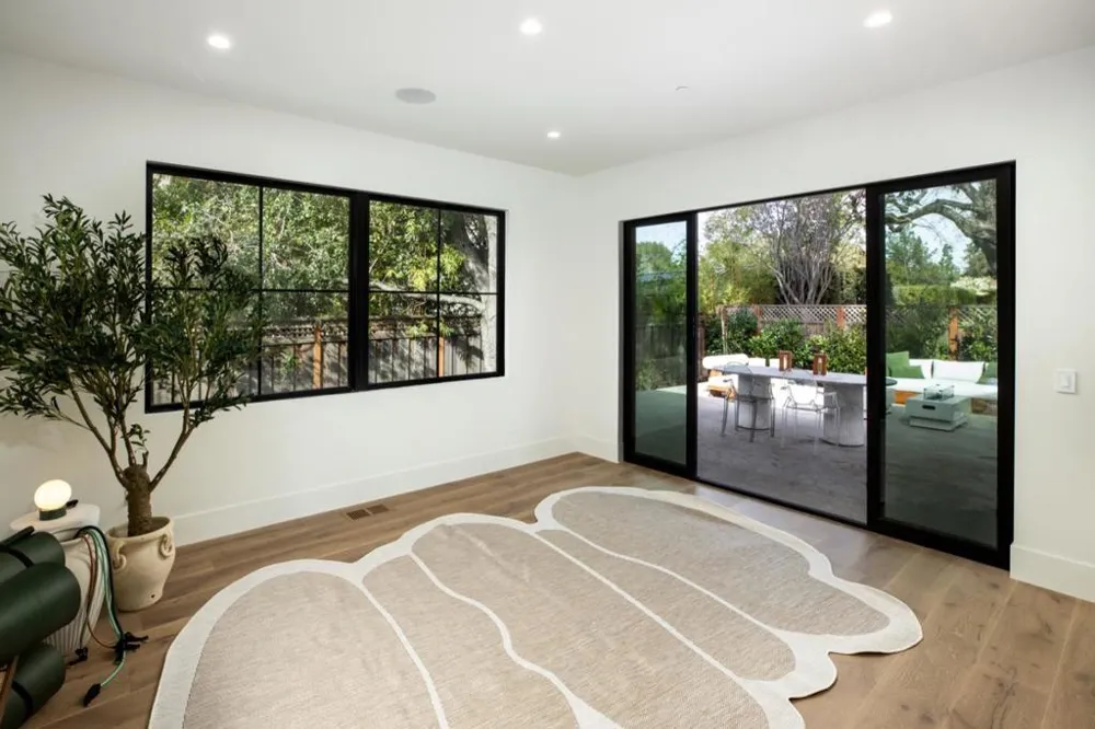 1866 Valparaiso Avenue Menlo Park, CA 94025