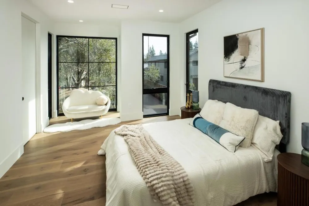 1866 Valparaiso Avenue Menlo Park, CA 94025