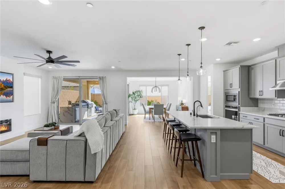 6490 Sandero Springs Street Las Vegas, NV 89166