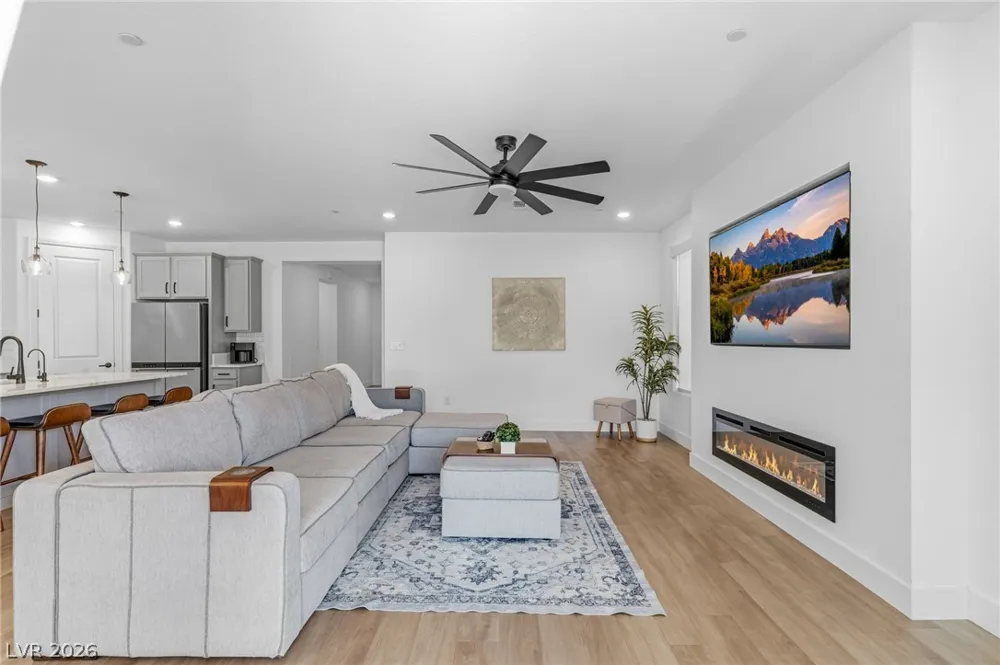 6490 Sandero Springs Street Las Vegas, NV 89166