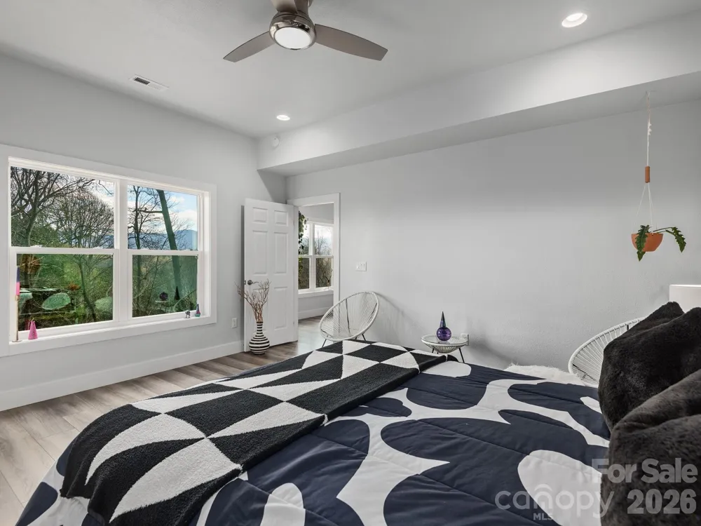 56 Kammerer Drive Waynesville, NC 28785