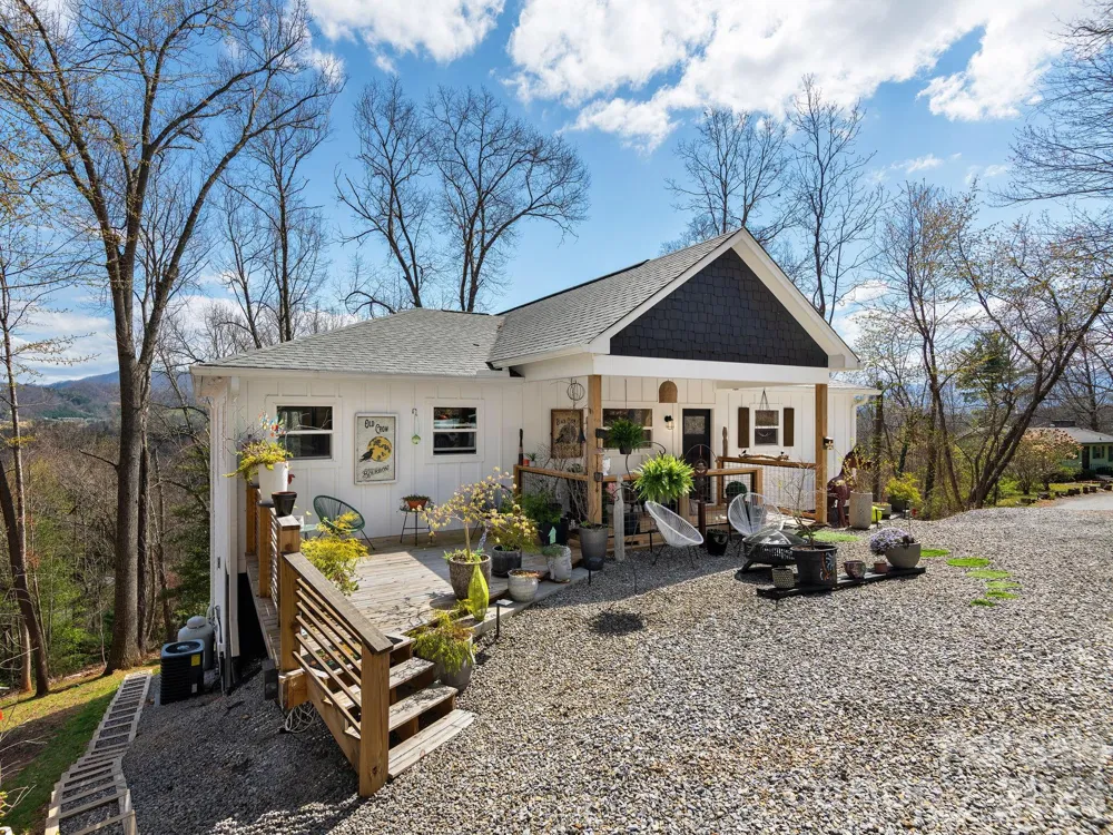 56 Kammerer Drive Waynesville, NC 28785