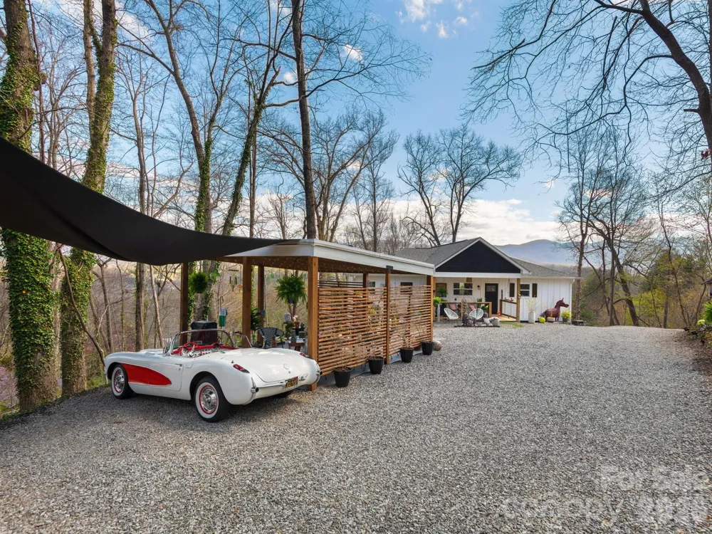 56 Kammerer Drive Waynesville, NC 28785