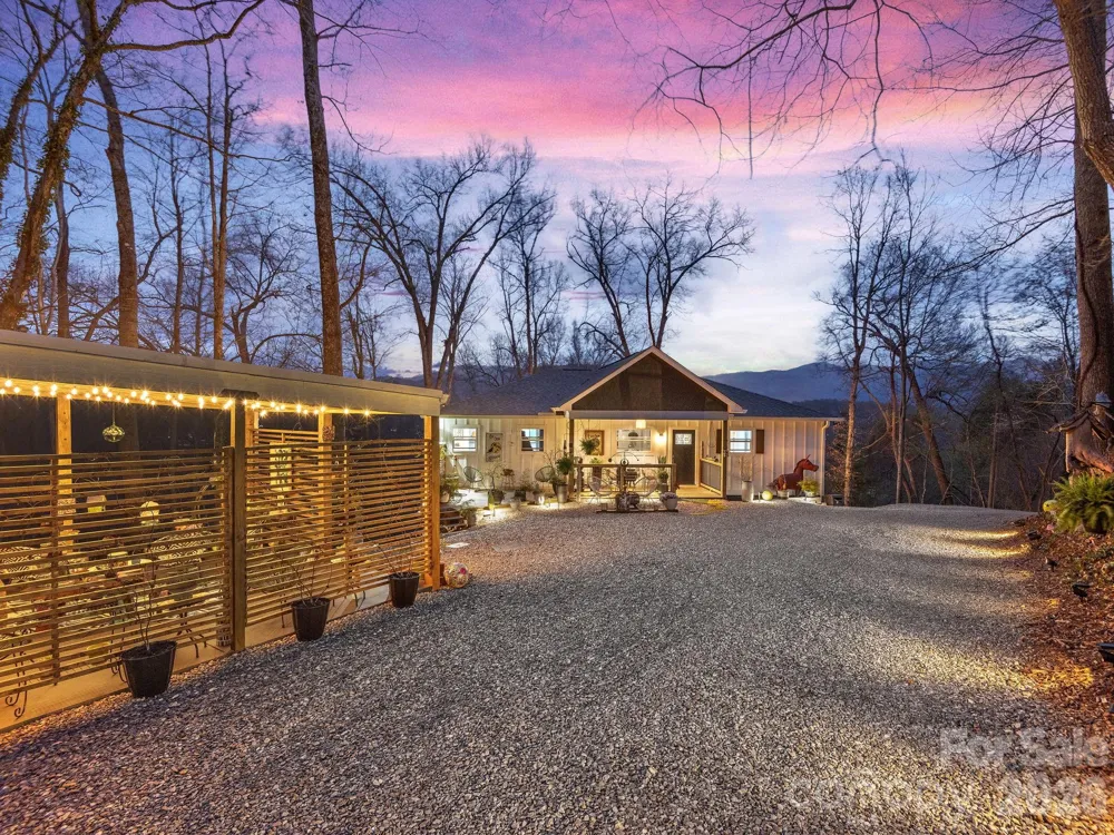 56 Kammerer Drive Waynesville, NC 28785
