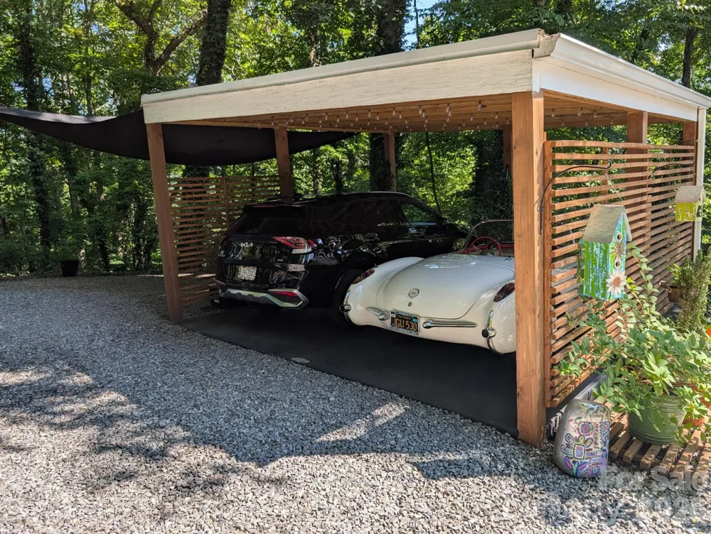 56 Kammerer Drive Waynesville, NC 28785