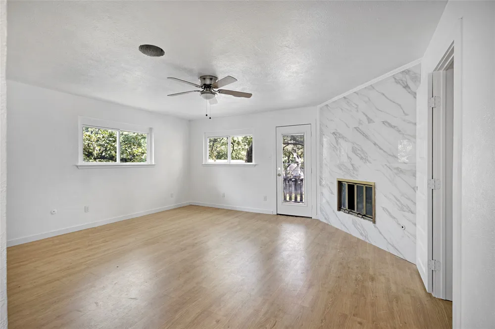 520 Circleview Drive S Hurst, TX 76054