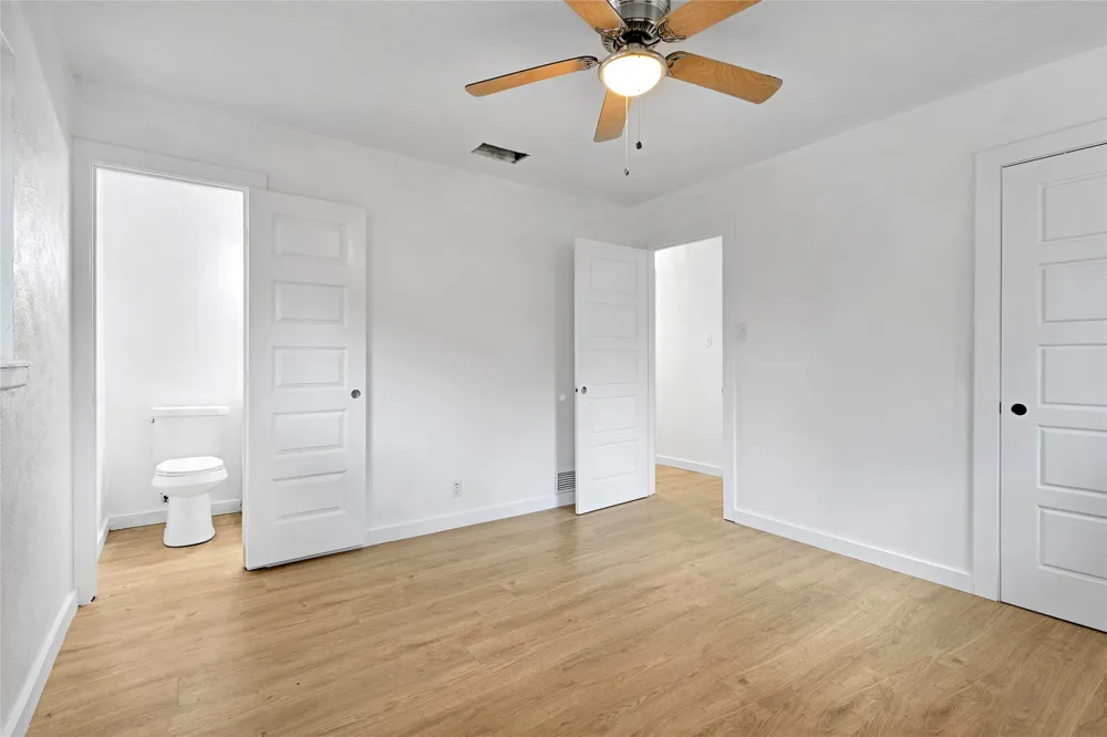 520 Circleview Drive S Hurst, TX 76054