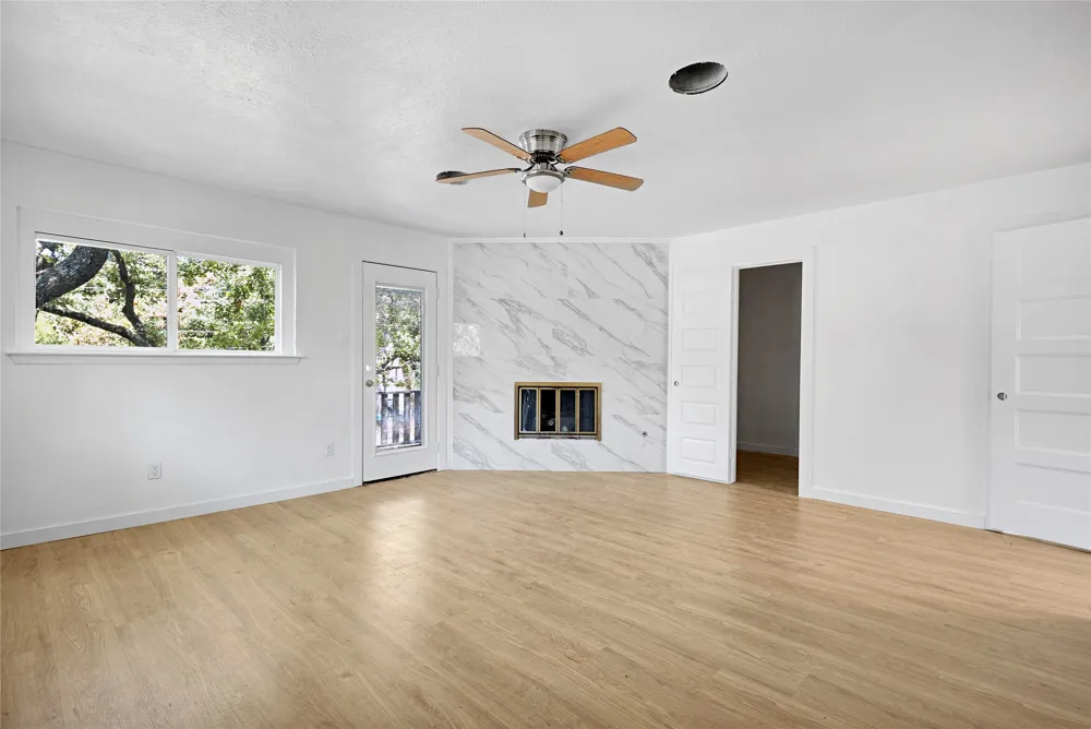 520 Circleview Drive S Hurst, TX 76054