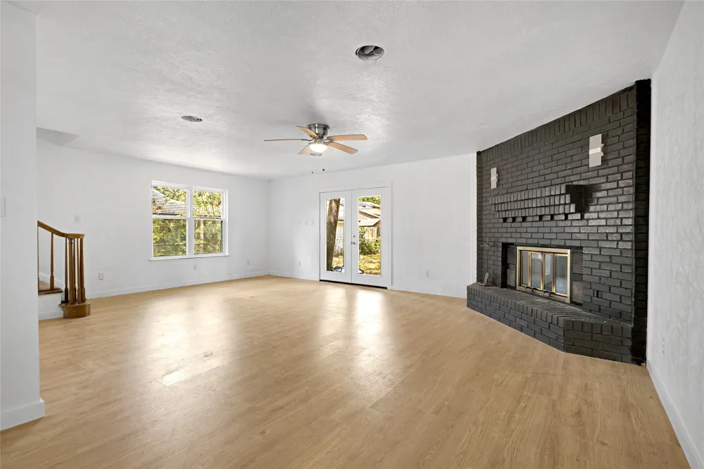 520 Circleview Drive S Hurst, TX 76054