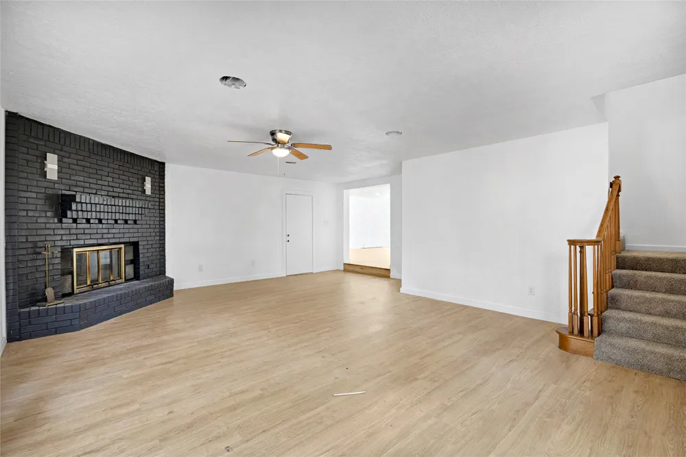 520 Circleview Drive S Hurst, TX 76054