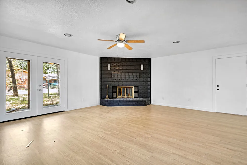 520 Circleview Drive S Hurst, TX 76054