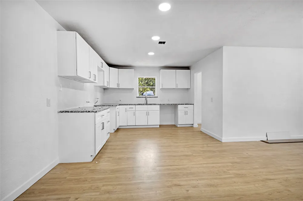 520 Circleview Drive S Hurst, TX 76054