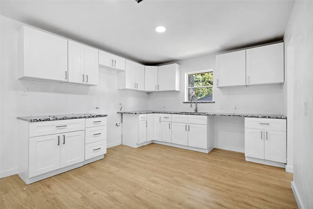 520 Circleview Drive S Hurst, TX 76054