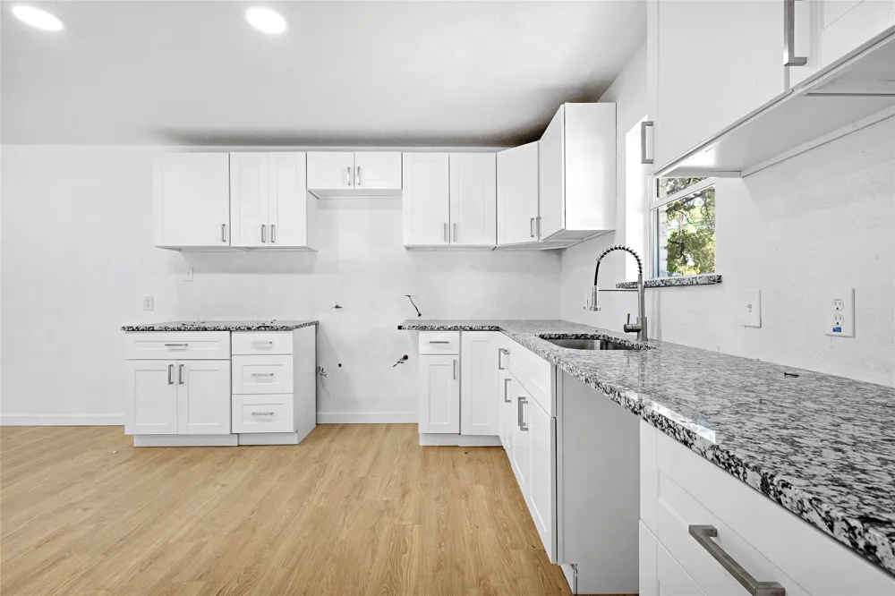 520 Circleview Drive S Hurst, TX 76054