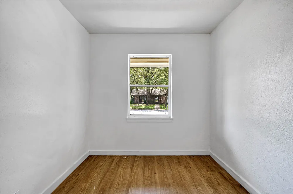 520 Circleview Drive S Hurst, TX 76054