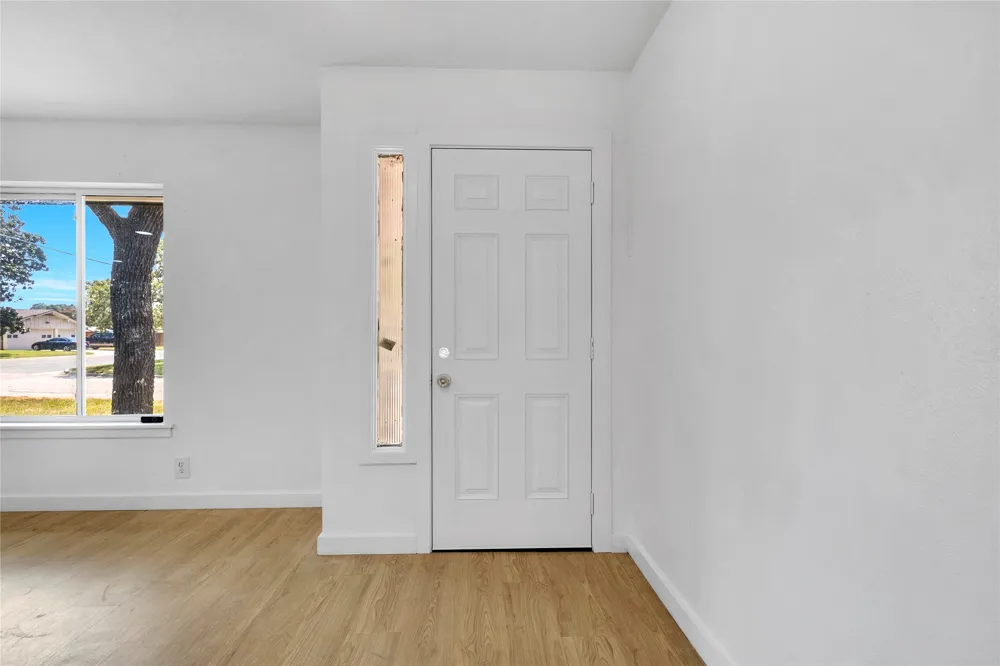 520 Circleview Drive S Hurst, TX 76054