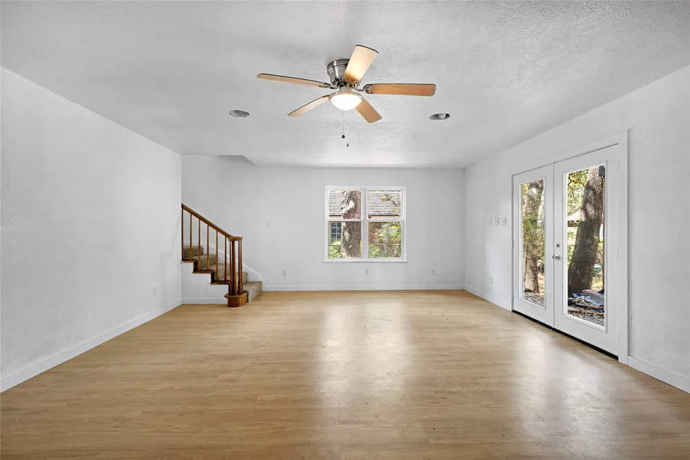 520 Circleview Drive S Hurst, TX 76054
