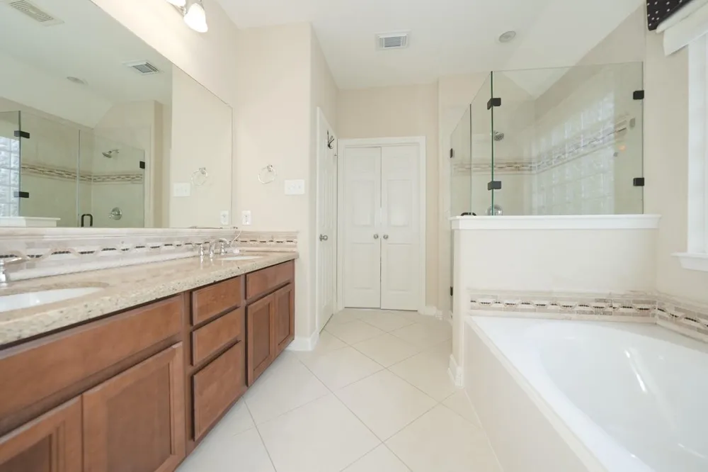10005 Willowmoor Lane Brookshire, TX 77423