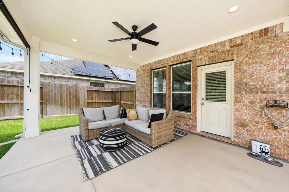 10005 Willowmoor Lane Brookshire, TX 77423