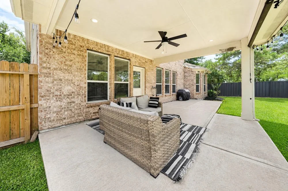 10005 Willowmoor Lane Brookshire, TX 77423