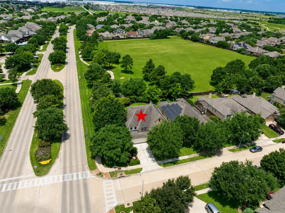 10005 Willowmoor Lane Brookshire, TX 77423
