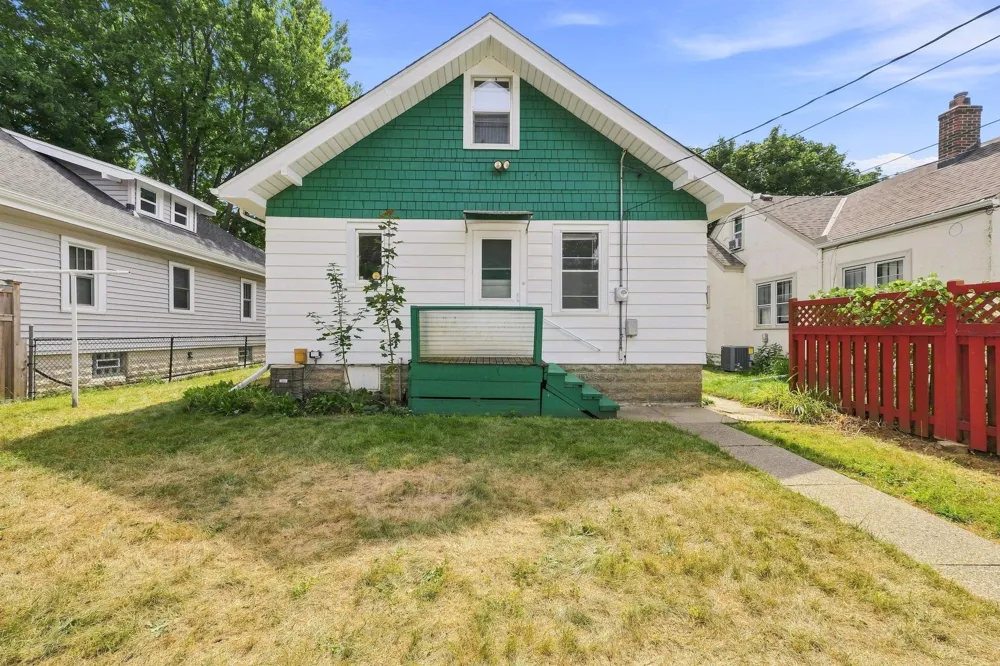 1211 Blair Avenue Saint Paul, MN 55104
