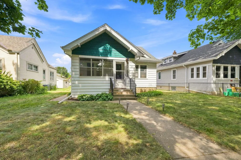 1211 Blair Avenue Saint Paul, MN 55104