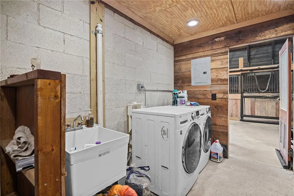 1040 Little River Way Alpharetta, GA 30004