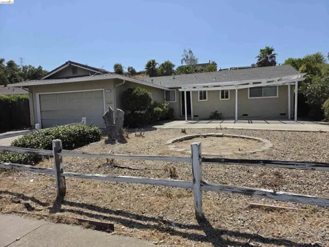 3128 G St.