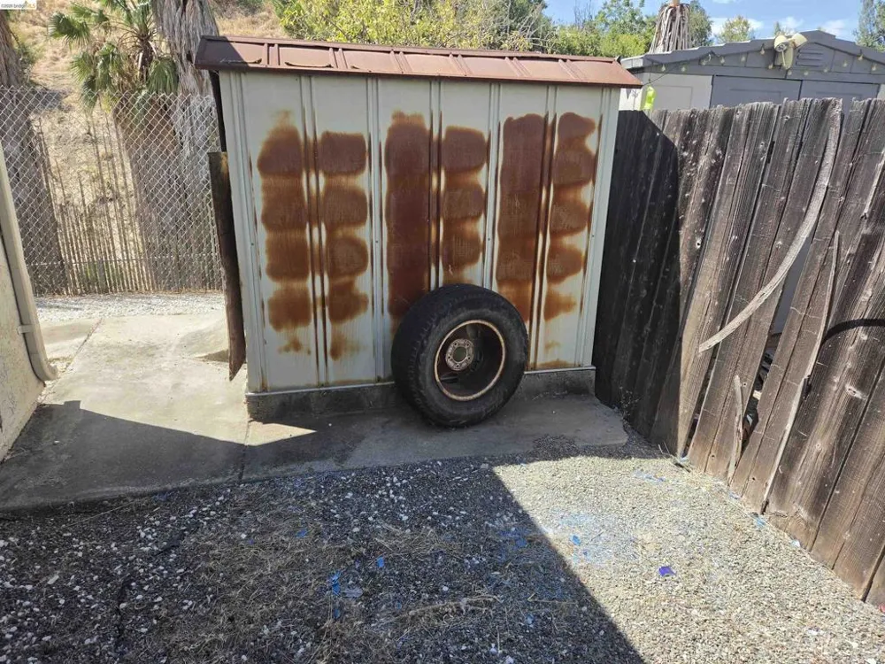 3128 G St. Antioch, CA 94509