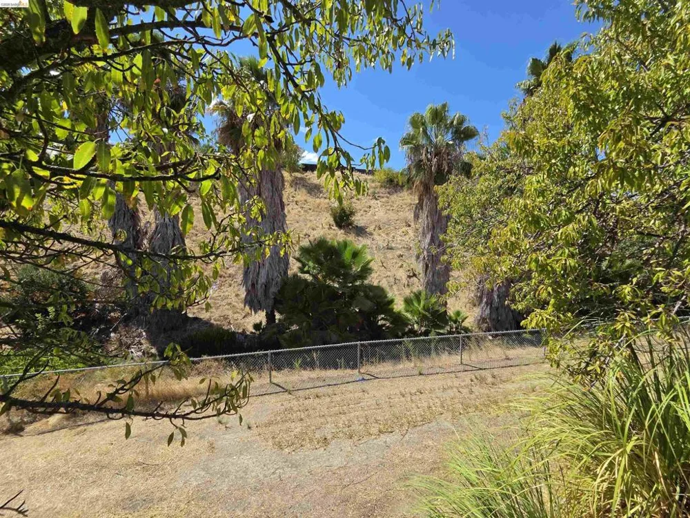 3128 G St. Antioch, CA 94509