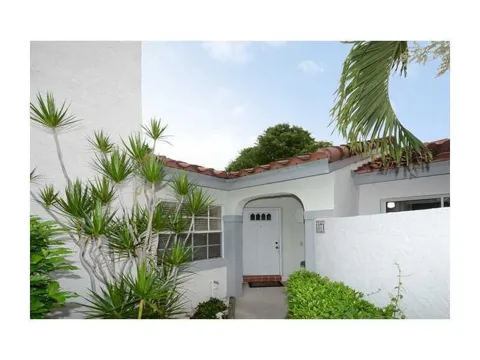 1371 COTTONWOOD CIRCLE