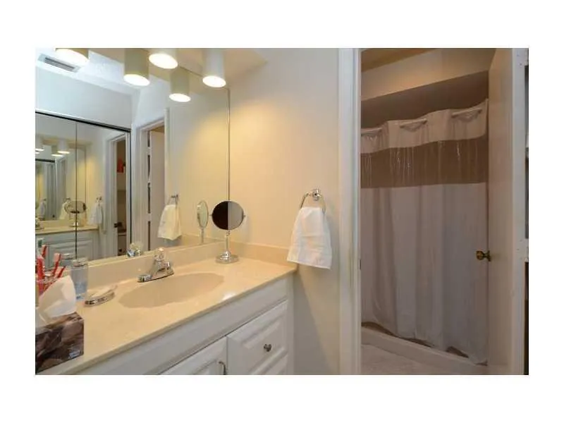 1371 COTTONWOOD CIRCLE Weston, FL 33326