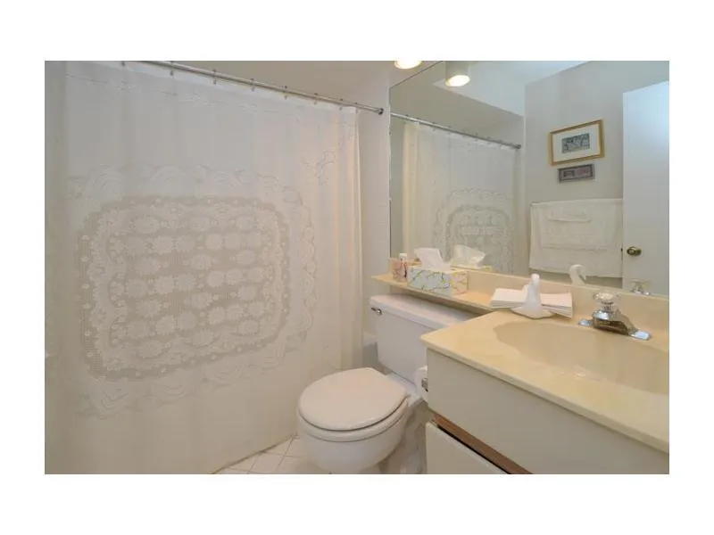 1371 COTTONWOOD CIRCLE Weston, FL 33326