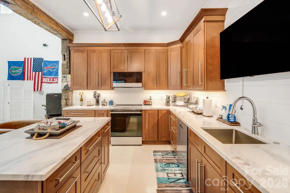 115 Speed Way #B Lake Toxaway, NC 28747