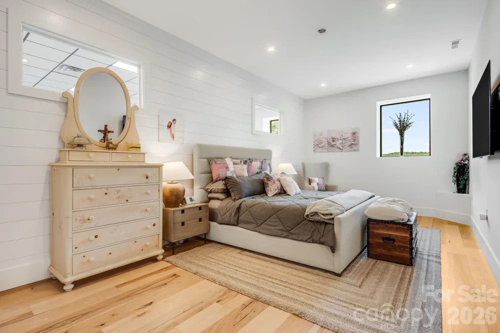 115 Speed Way #B Lake Toxaway, NC 28747