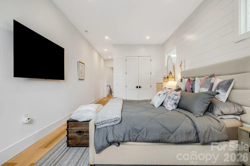 115 Speed Way #B Lake Toxaway, NC 28747