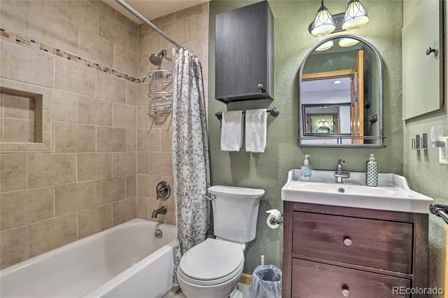311 W La Bonte Street #206 Dillon, CO 80435