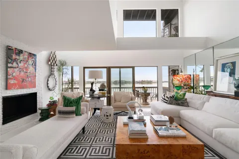 2818 Lighthouse Drive