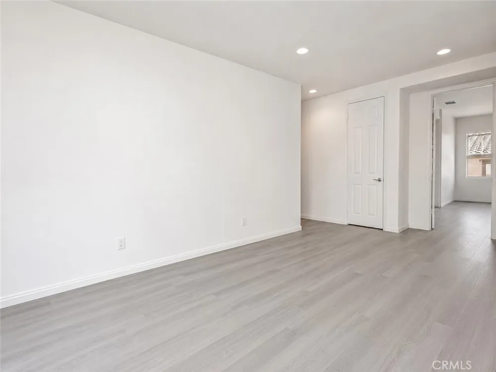 26264 Jasmiine Avenue Murrieta, CA 92563