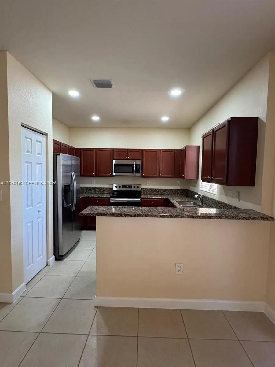 14720 SW 25th Ln #14720 Miami, FL 33185