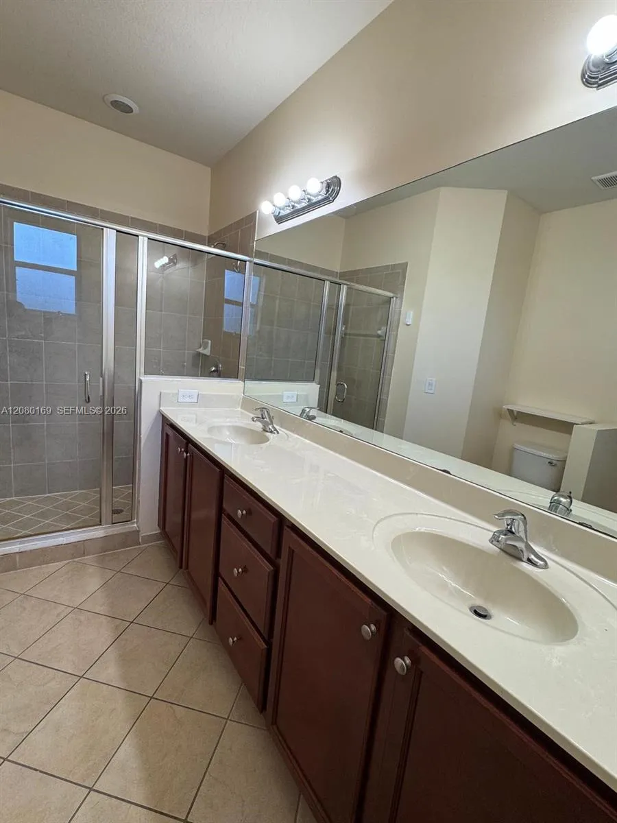 14720 SW 25th Ln #14720 Miami, FL 33185