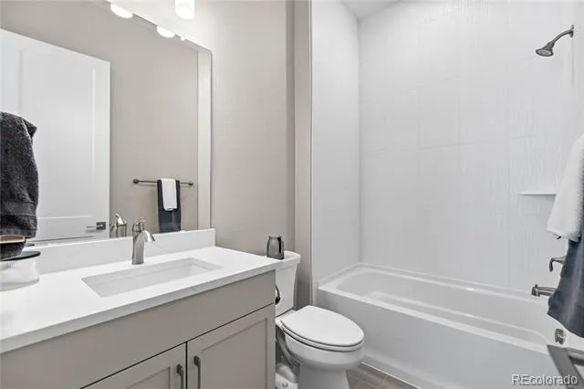 7301 Canyon Sky Trail Castle Pines, CO 80108