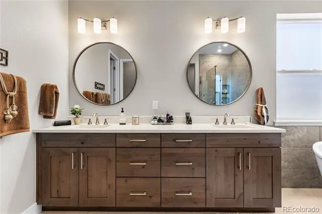 7301 Canyon Sky Trail Castle Pines, CO 80108