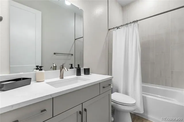 7301 Canyon Sky Trail Castle Pines, CO 80108