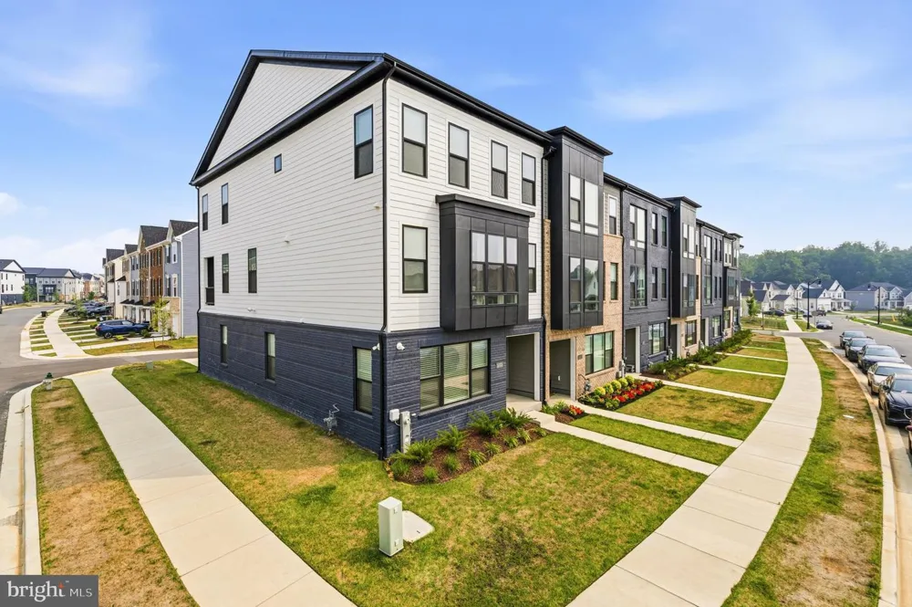 16007 HYDE PARK PLACE Bowie, MD 20716