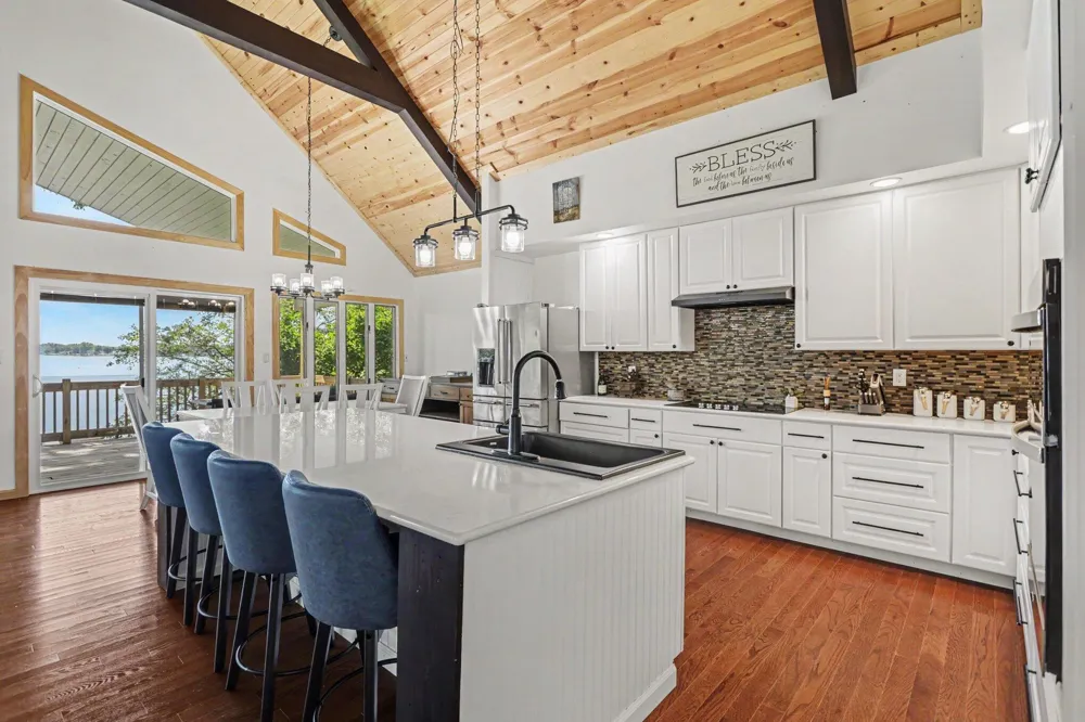 1064 Bay View Drive Coldwater, MI 49036